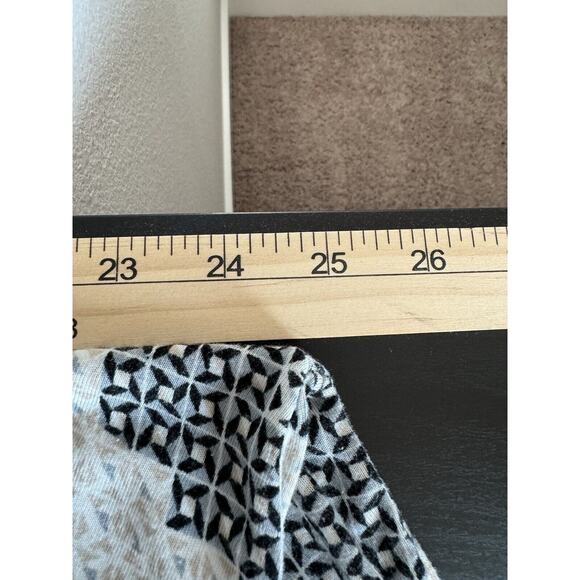 Rose & Olive Top Womens Size 2X Black White 3/4 Sleeve Geometric Artsy Stretch - Picture 7 of 12